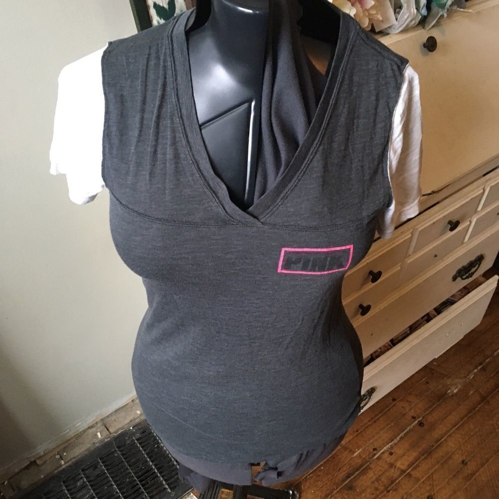Victoria’s Secret Pink M gray T-shirt
